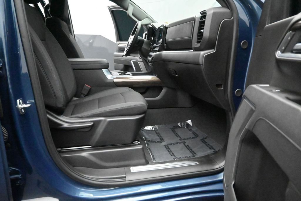 Used 2026 Chevrolet Silverado 3500 LT AWD/4WD image 17