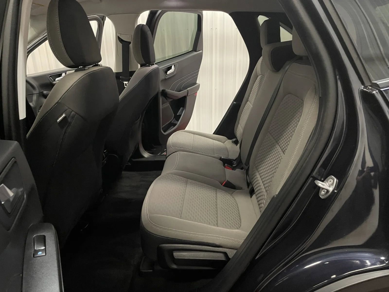 Used 2021 Ford Escape SE image 37