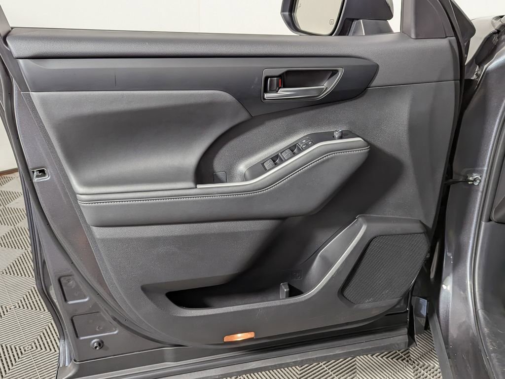 Certified 2025 Toyota Highlander XSE AWD/4WD image 18
