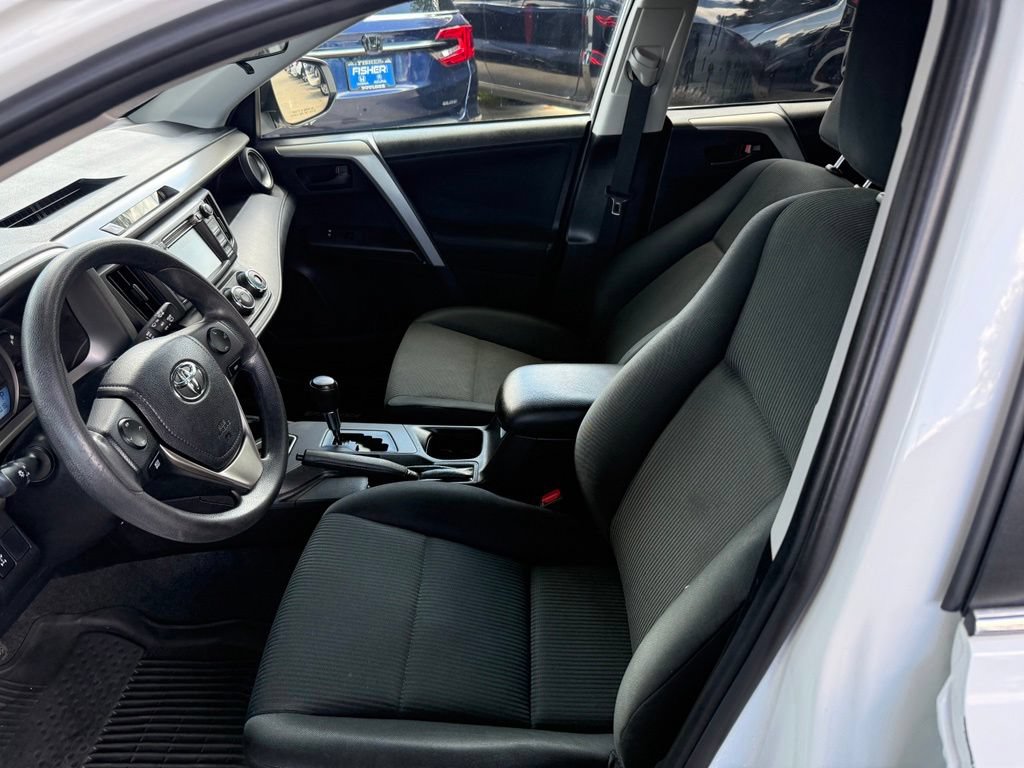 Used 2016 Toyota RAV4 LE AWD/4WD image 12