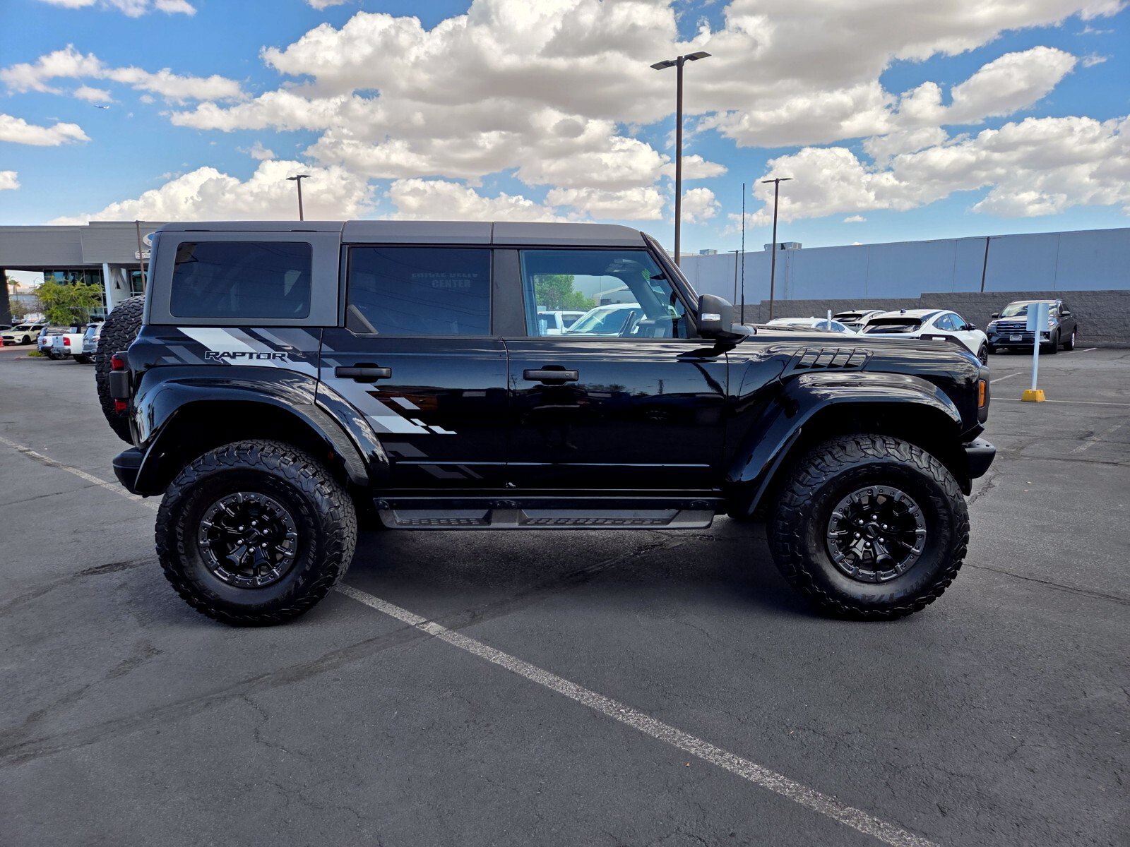 Certified 2024 Ford Bronco Raptor w/ Interior Carbon Fiber Pack 6 AWD/4WD image 7