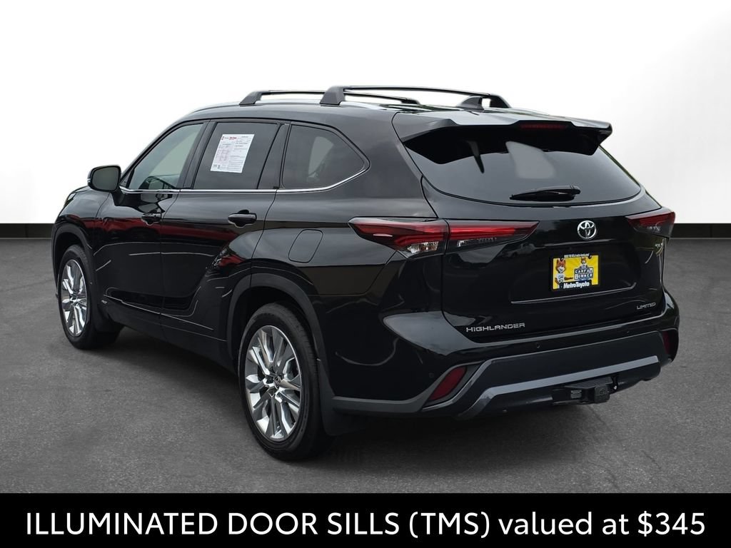 Certified 2025 Toyota Highlander Limited AWD/4WD image 10