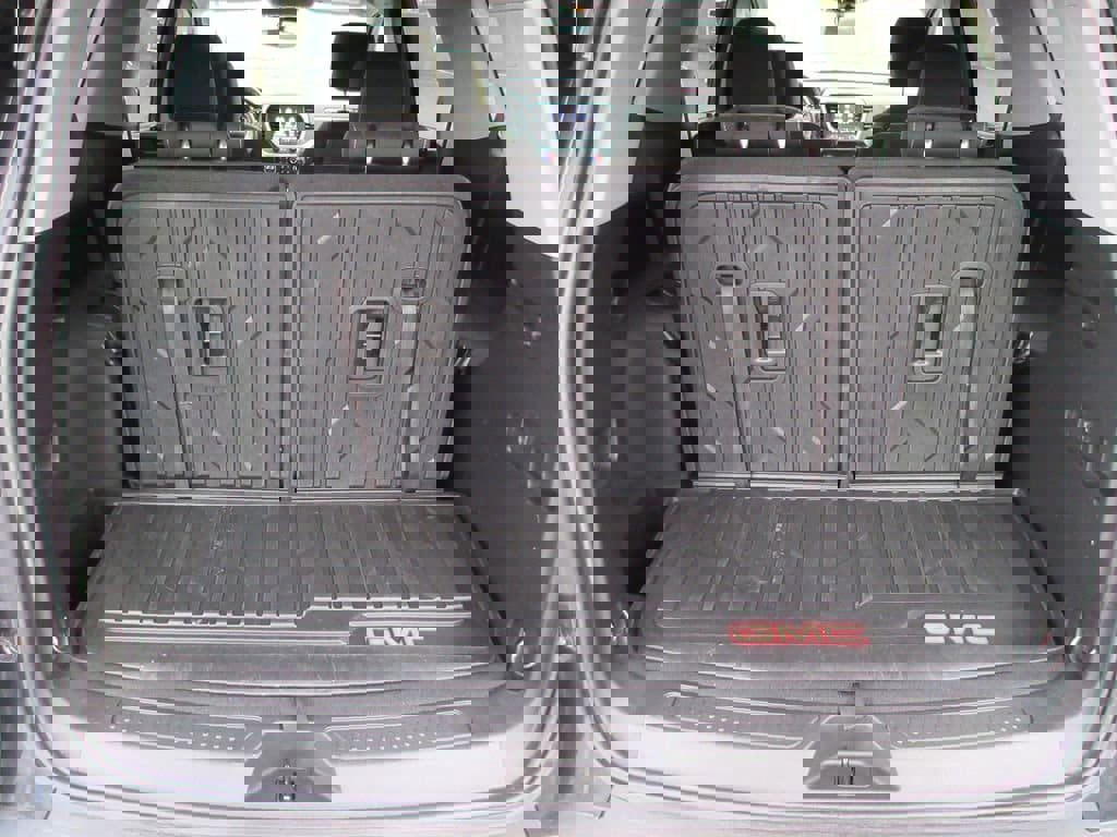 Used 2023 GMC Acadia SLE w/ Driver Convenience Package image 10