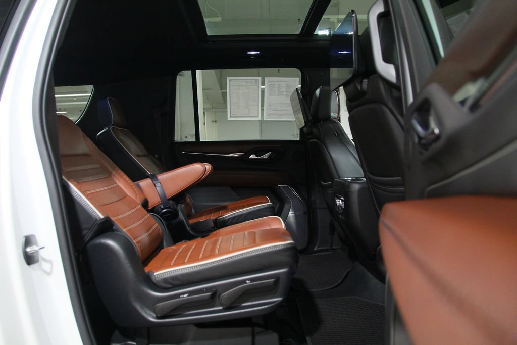 Used 2023 GMC Yukon XL Denali Ultimate AWD/4WD image 23