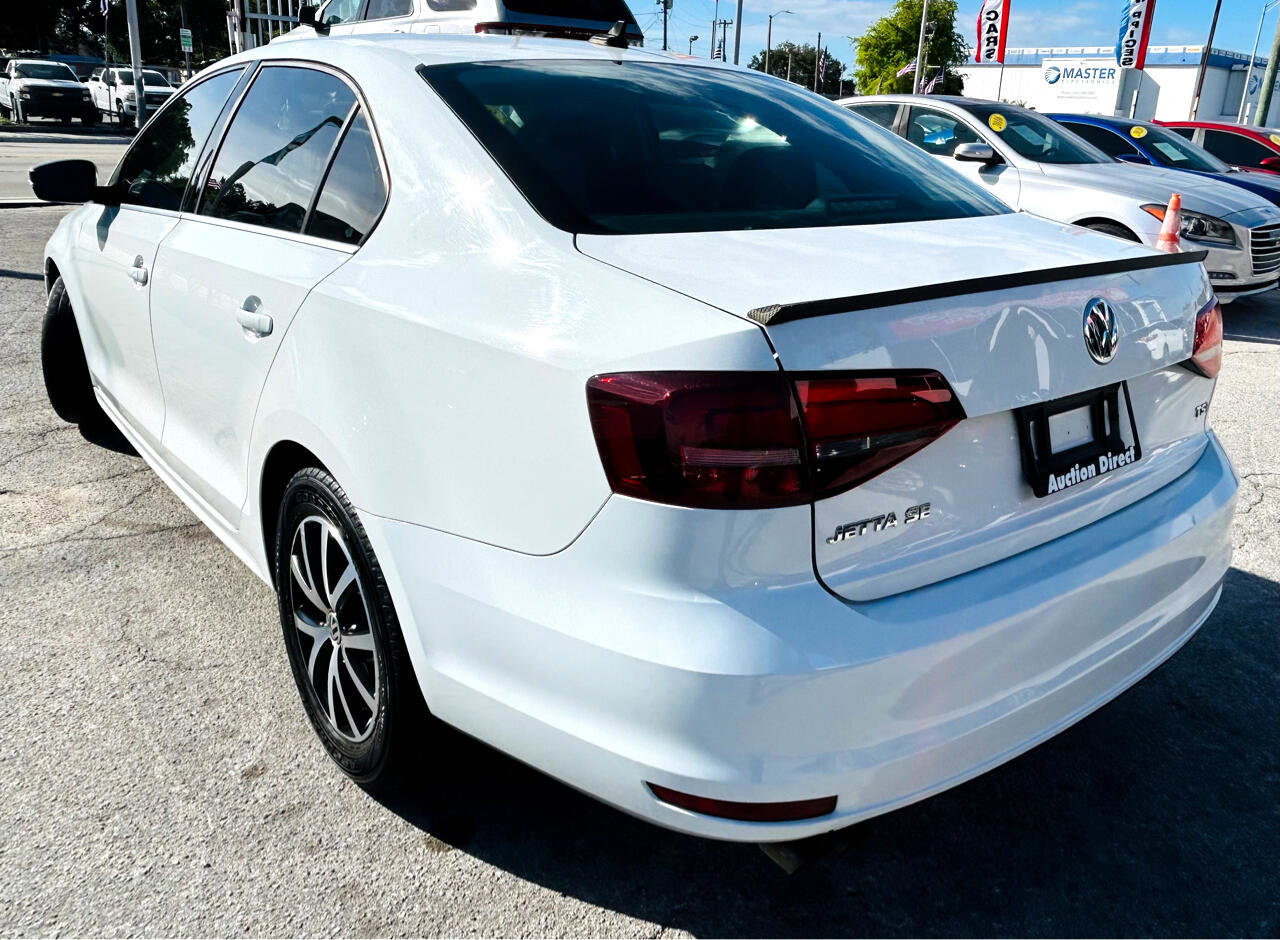 Used 2017 Volkswagen Jetta SE image 3