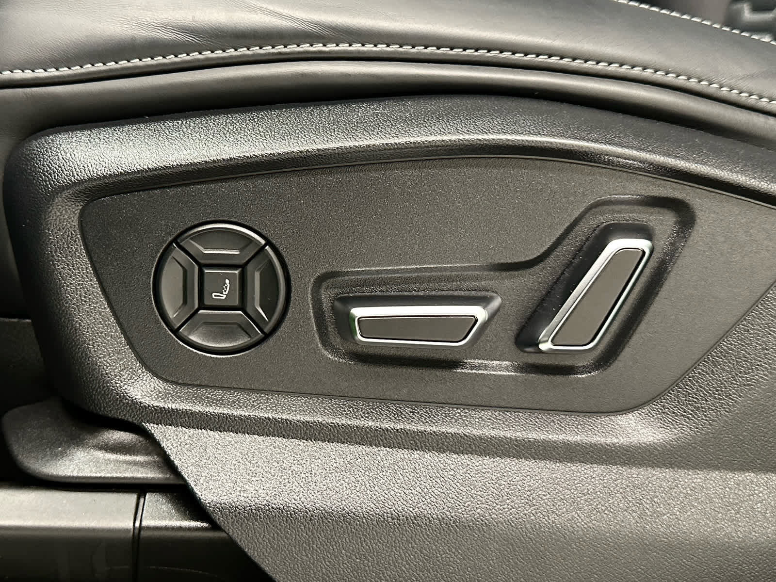 Used 2022 Audi RS Q8 AWD/4WD image 12