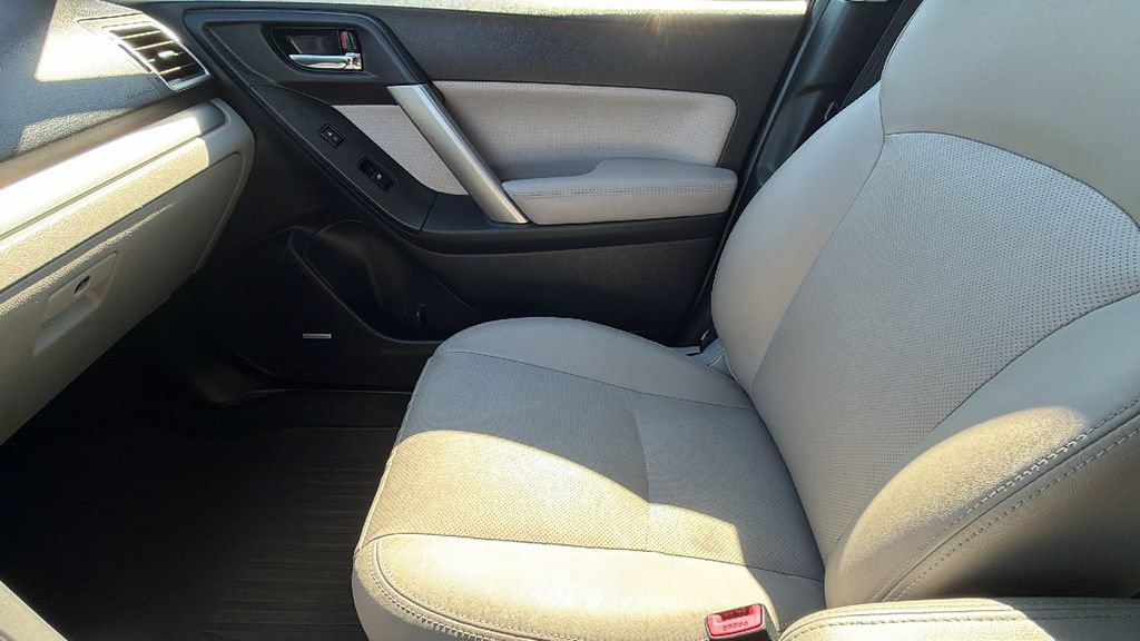 Used 2016 Subaru Forester 2.5i Touring w/ Eyesight & Navigation System AWD/4WD image 23