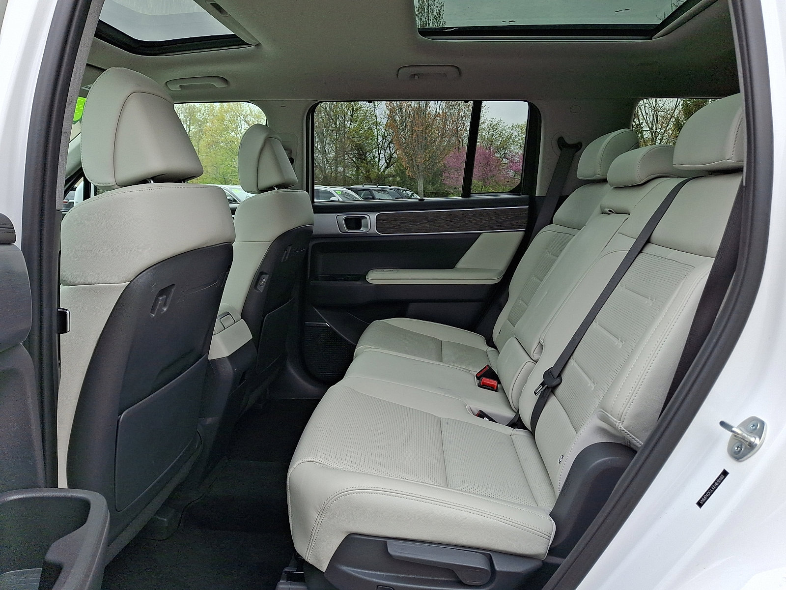 Used 2024 Hyundai Santa Fe Limited AWD/4WD image 10