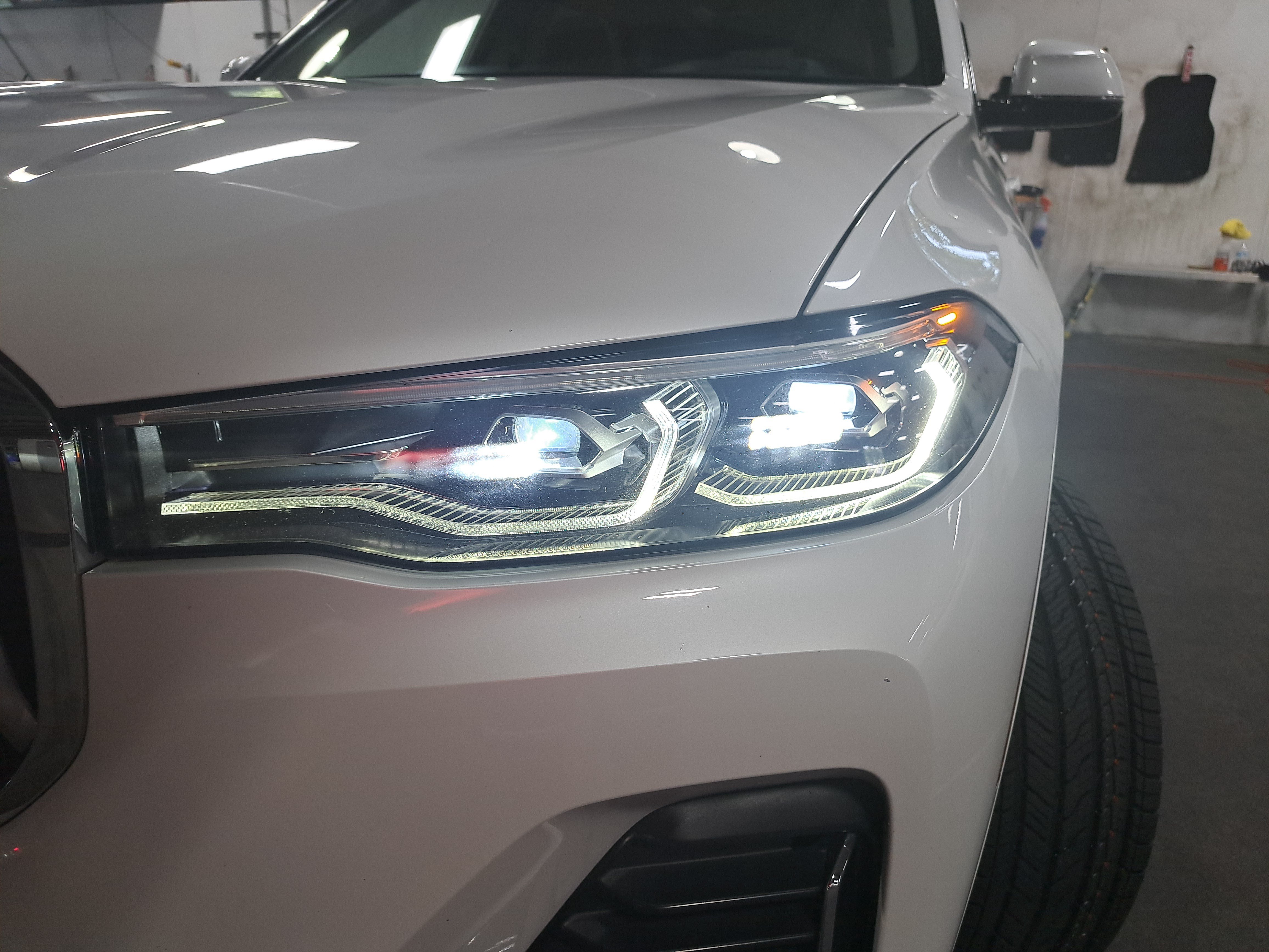 Used 2020 BMW X7 xDrive40i w/ Luxury Seating Package AWD/4WD image 32