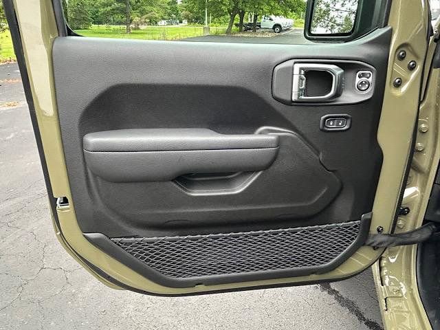 New 2025 Jeep Gladiator Sport image 7