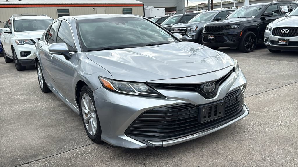 Used 2019 Toyota Camry LE w/ Convenience Package FWD image 2
