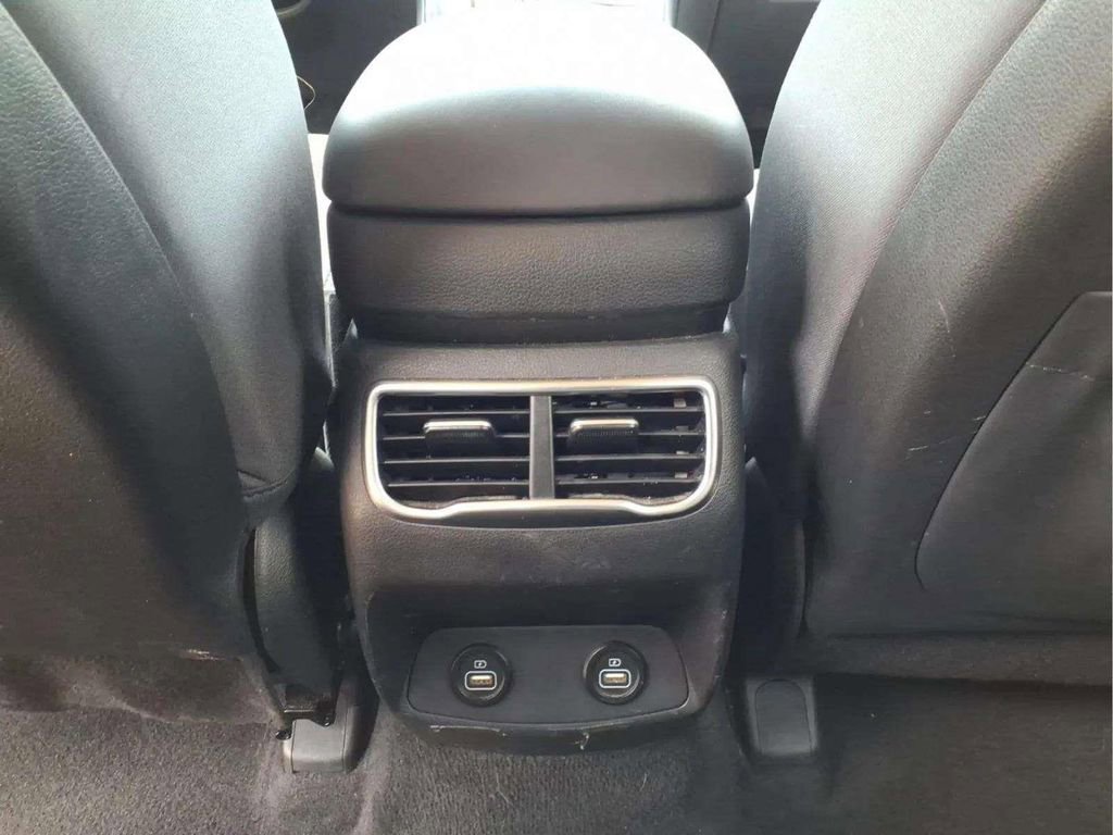 Used 2023 Hyundai Santa Fe SEL image 14