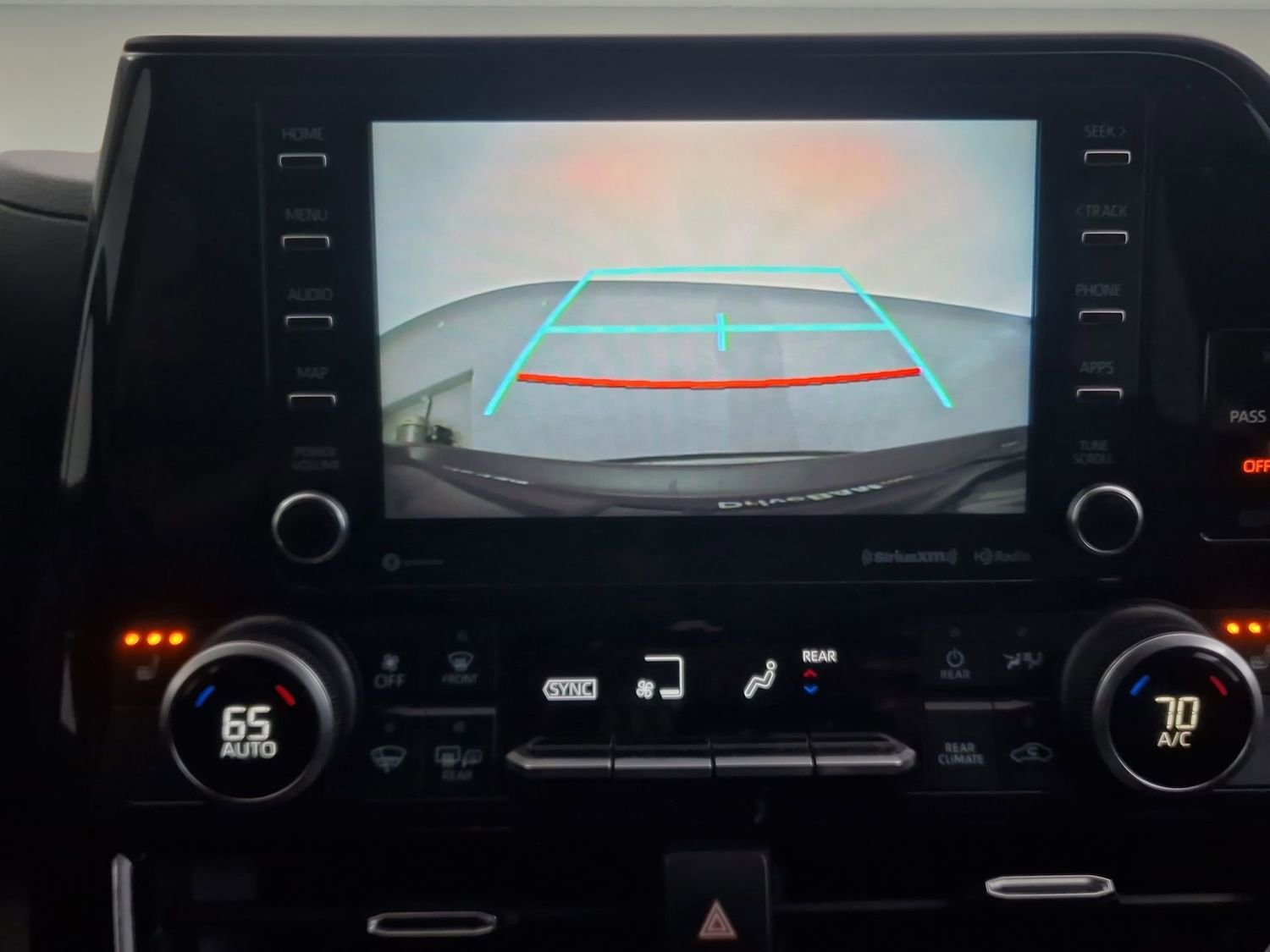 Used 2021 Toyota Highlander XLE image 24