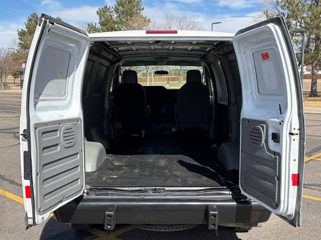 Used 2010 Ford E-150 and Econoline 150 RWD image 18