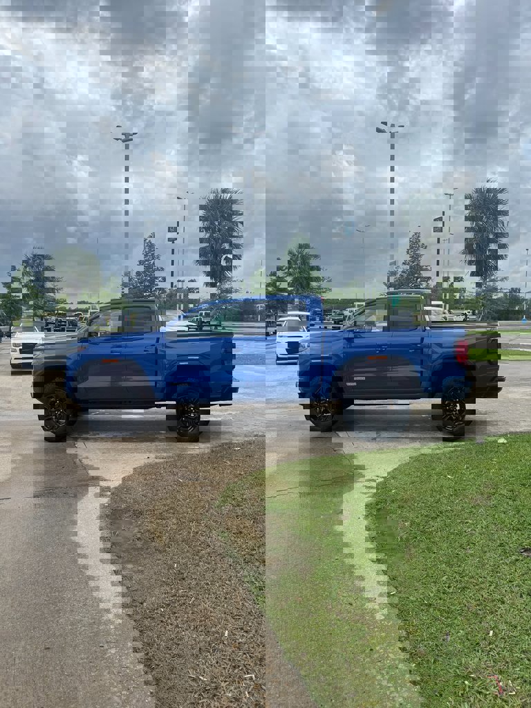 New 2025 GMC Canyon Elevation image 5