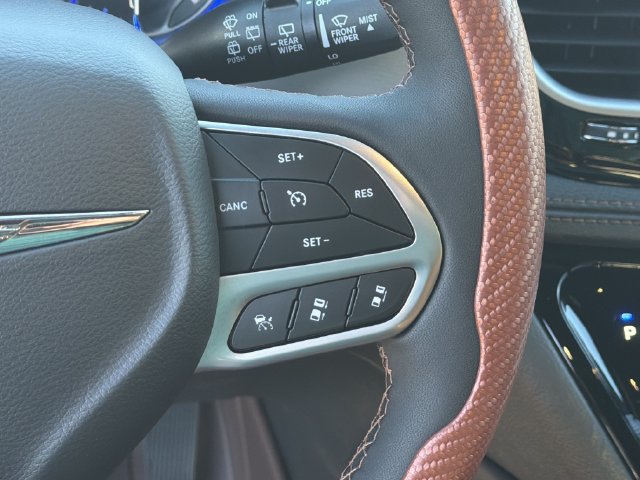 Used 2026 Chrysler Pacifica Pinnacle FWD image 28