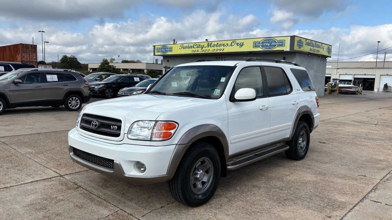 Used 2004 Toyota Sequoia SR5 image 3