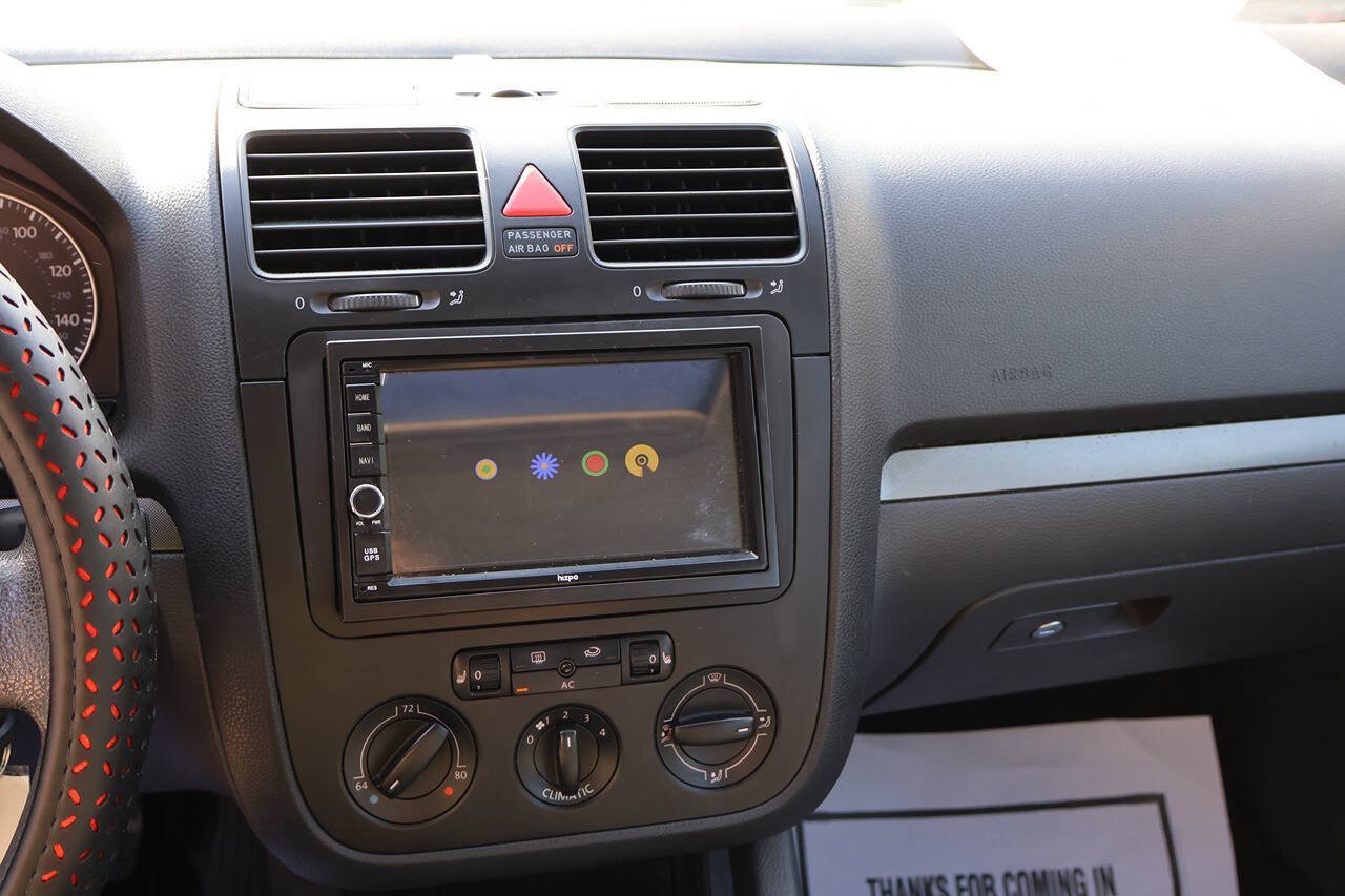 Used 2007 Volkswagen Rabbit 4-Door FWD image 27