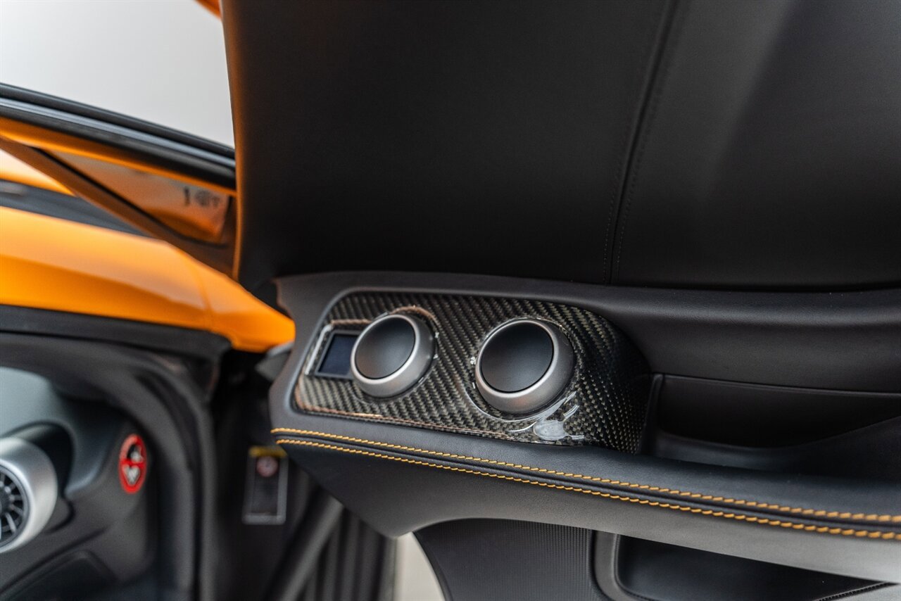 Used 2014 McLaren MP4-12C Spider RWD image 44