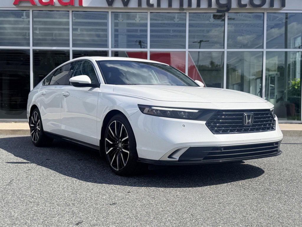 Used 2025 Honda Accord Touring image 7