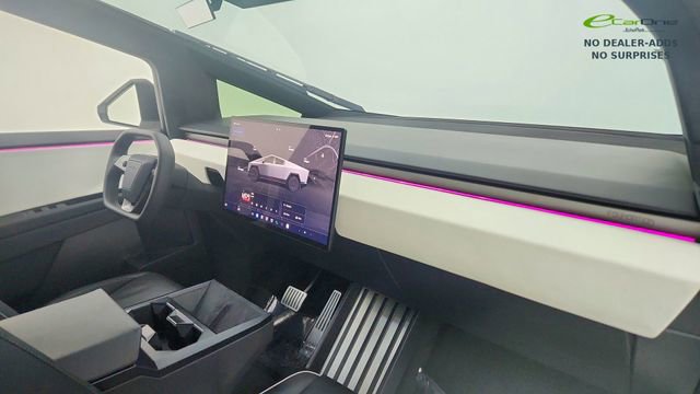 Used 2024 Tesla Cybertruck AWD Crew Cab image 19