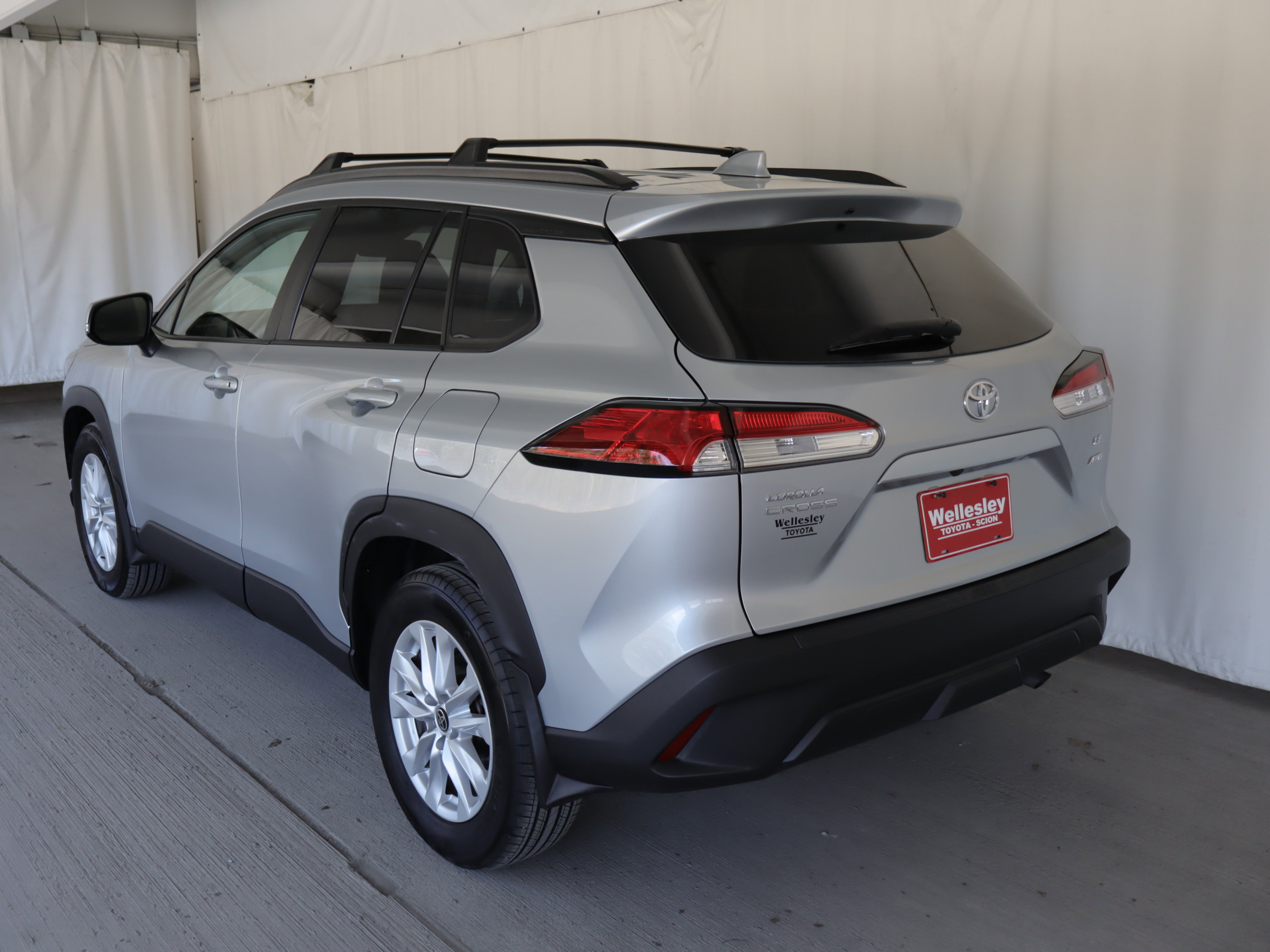 Used 2023 Toyota Corolla Cross LE w/ Moonroof Package image 25