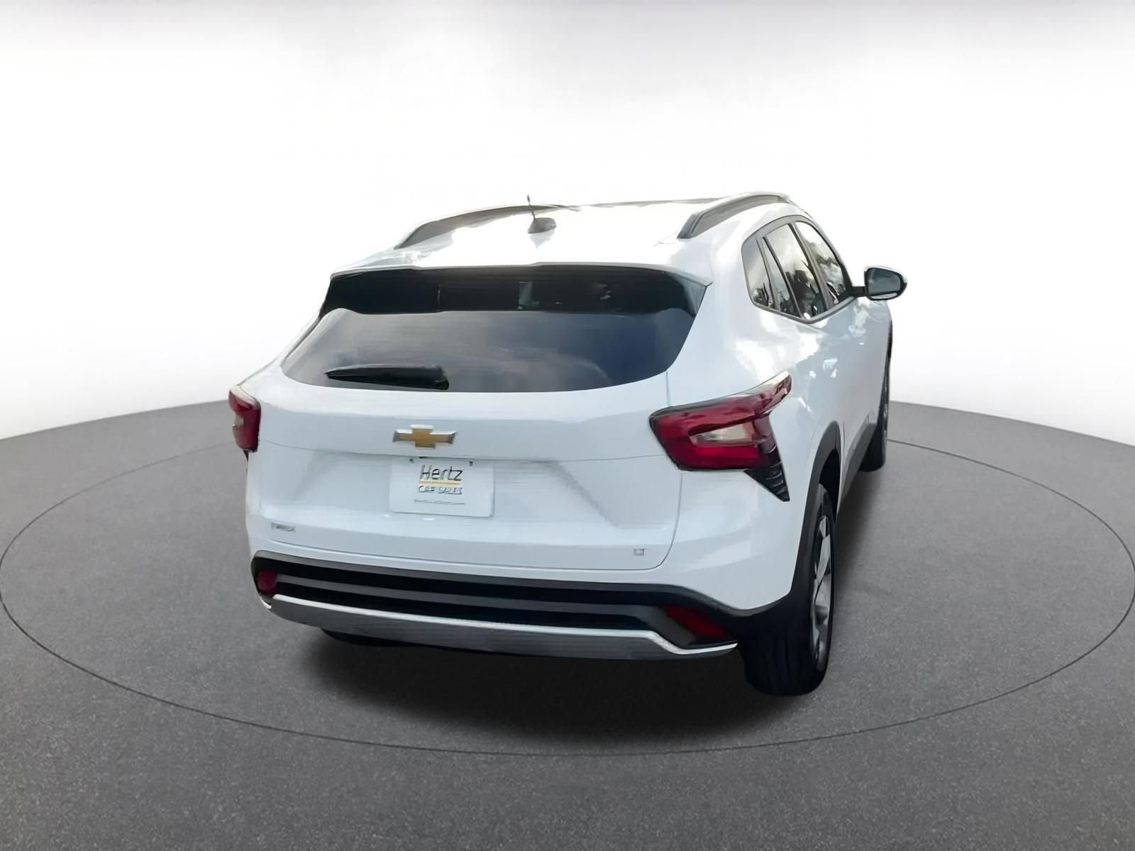 Used 2025 Chevrolet Trax LT w/ LT Convenience Package image 14