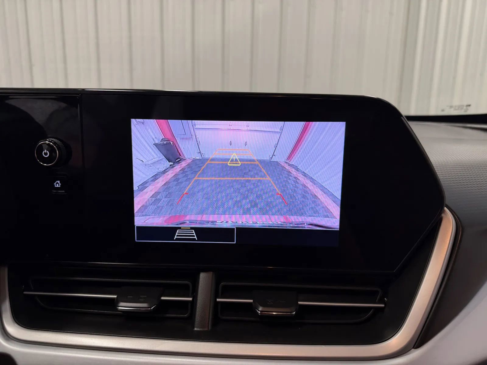Used 2024 Chevrolet Trax LS w/ LS Convenience Package FWD image 31