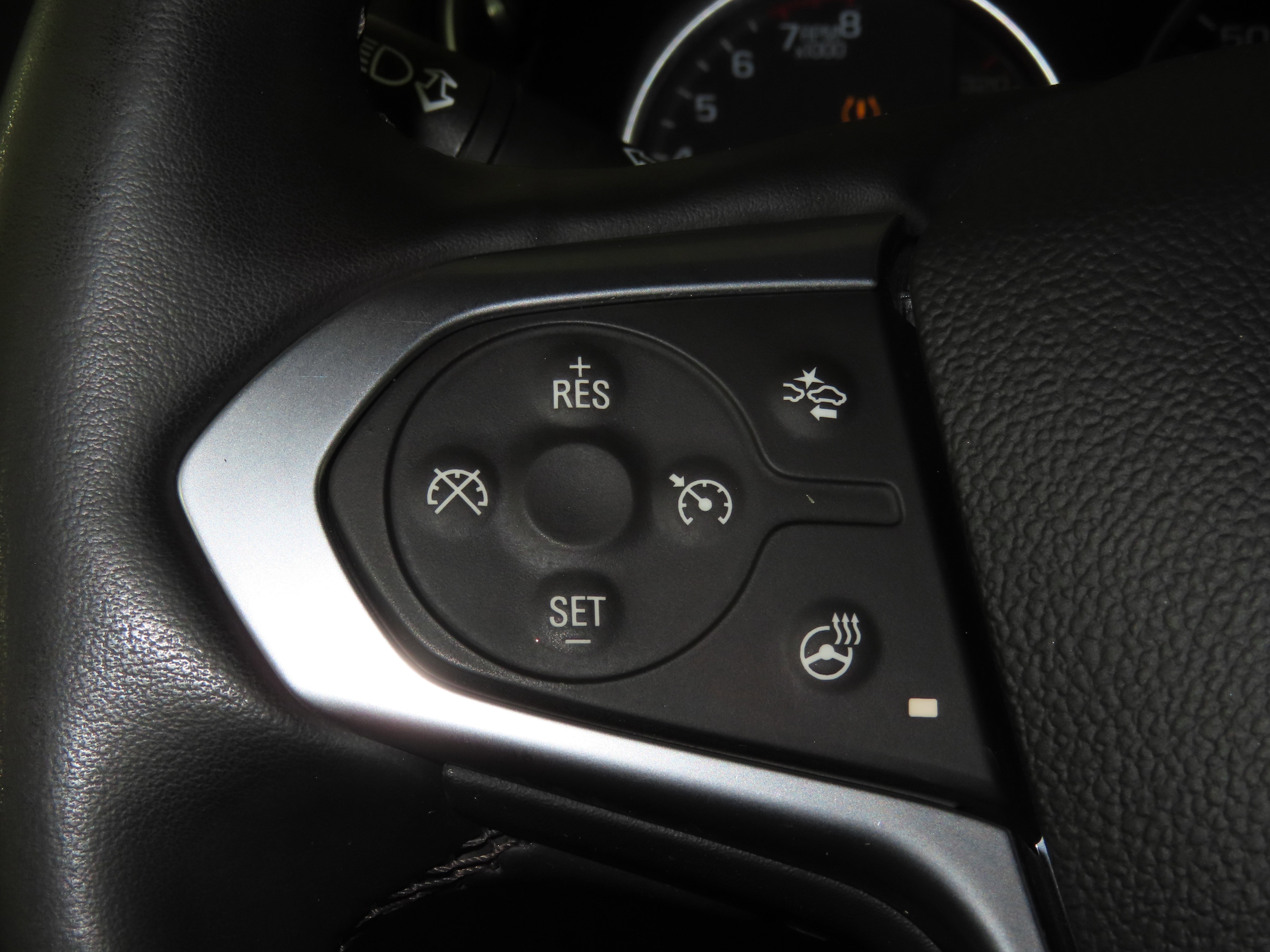 Used 2023 Chevrolet Traverse Premier AWD/4WD image 32