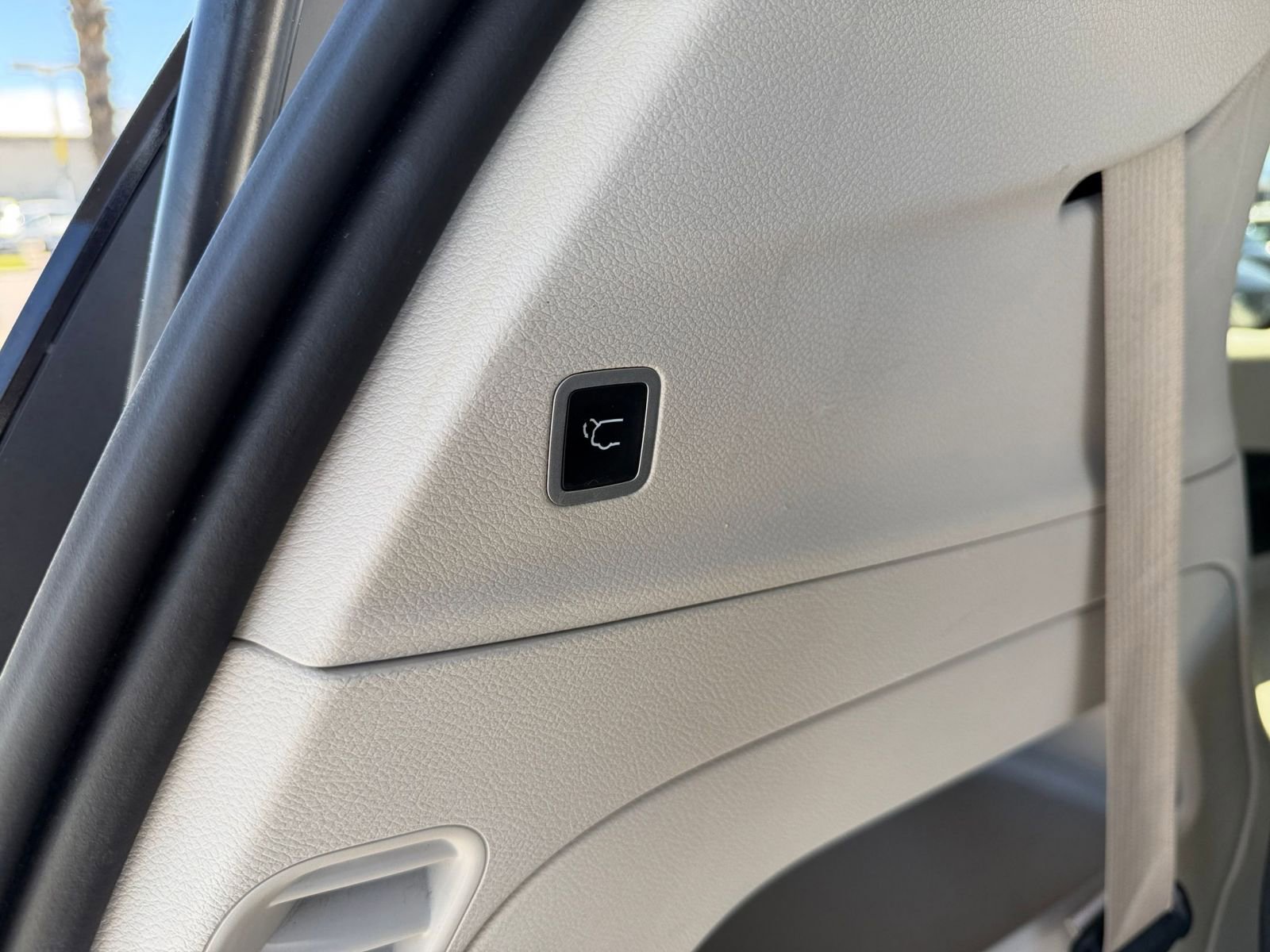 Used 2023 Chrysler Pacifica Touring-L image 23