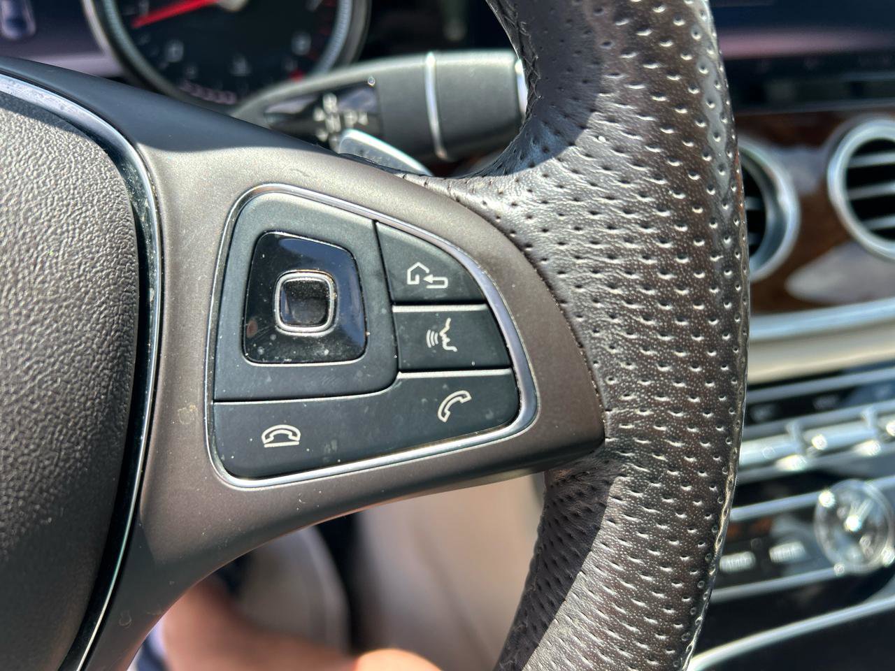 Used 2018 Mercedes-Benz E 300 image 19