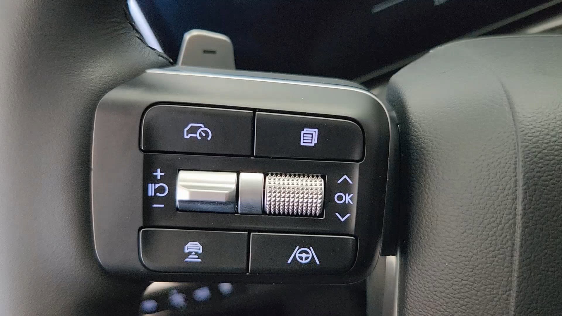 New 2026 Hyundai Santa Fe SE image 11