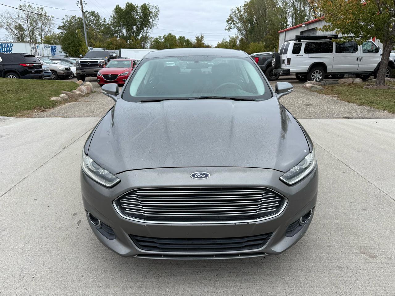 Used 2014 Ford Fusion SE w/ Equipment Group 201A FWD image 2