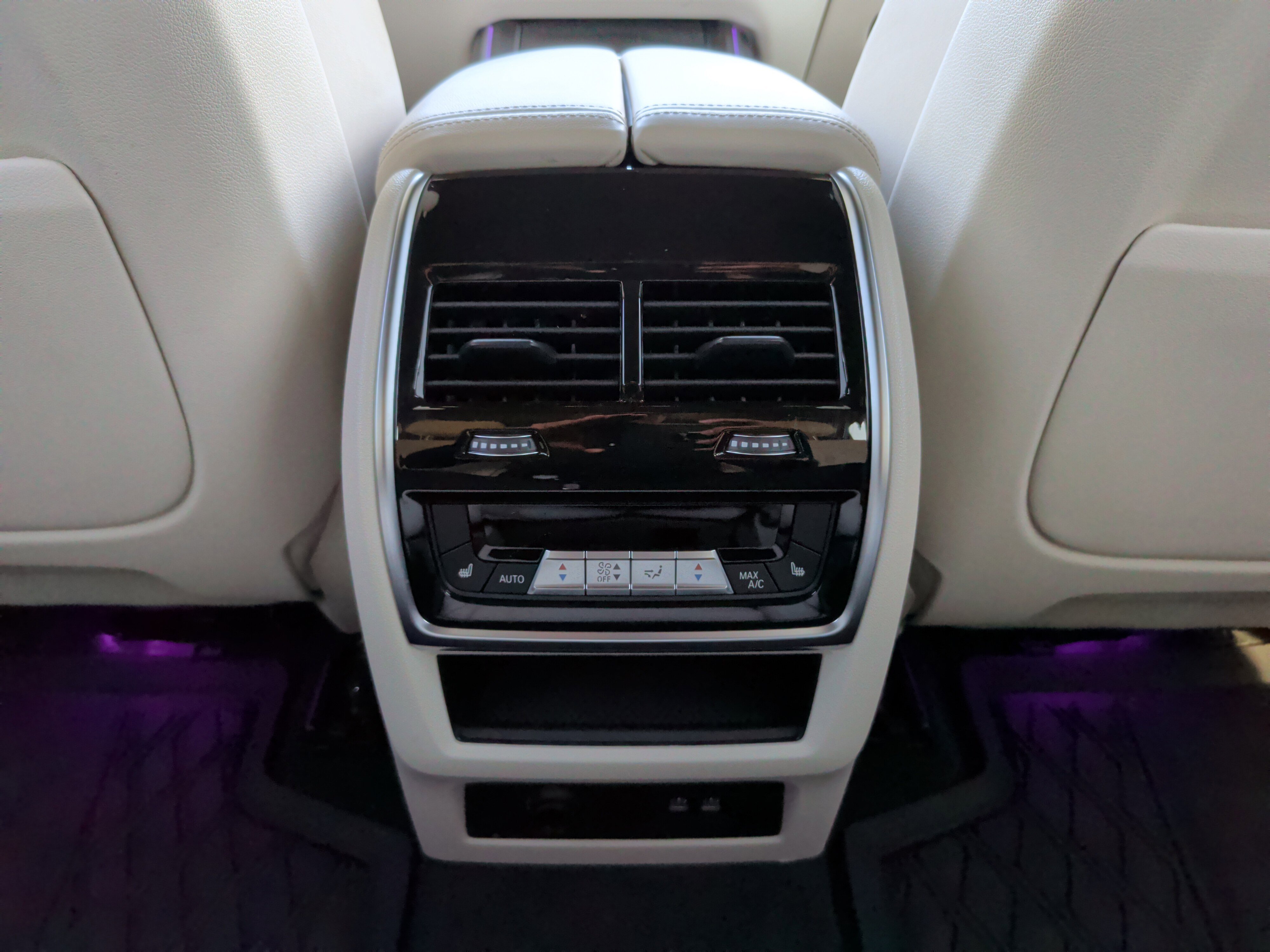 Certified 2024 BMW X7 M60i w/ Executive Package image 36