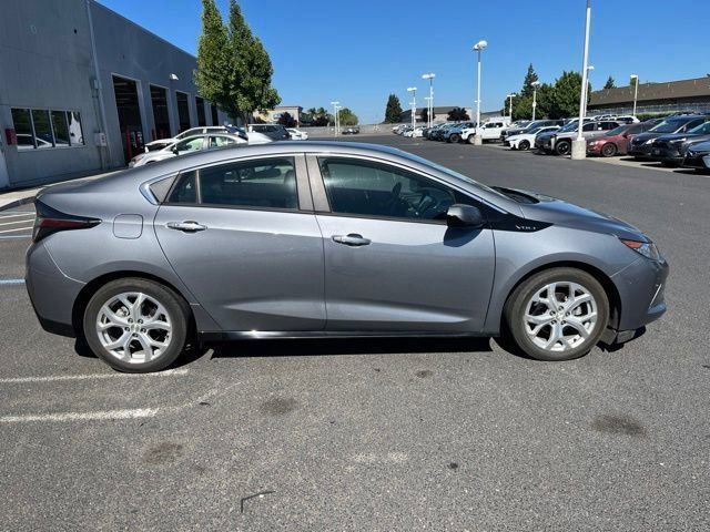 Used 2018 Chevrolet Volt Premier w/ Driver Confidence Package FWD image 4