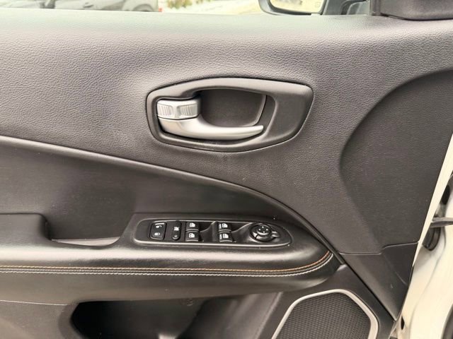 Used 2018 Jeep Compass Latitude w/ Popular Equipment Group image 17