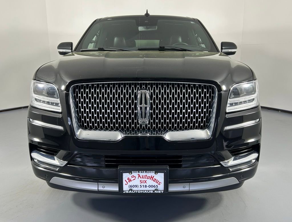 Used 2020 Lincoln Navigator L Reserve w/ Luxury Package AWD/4WD image 2