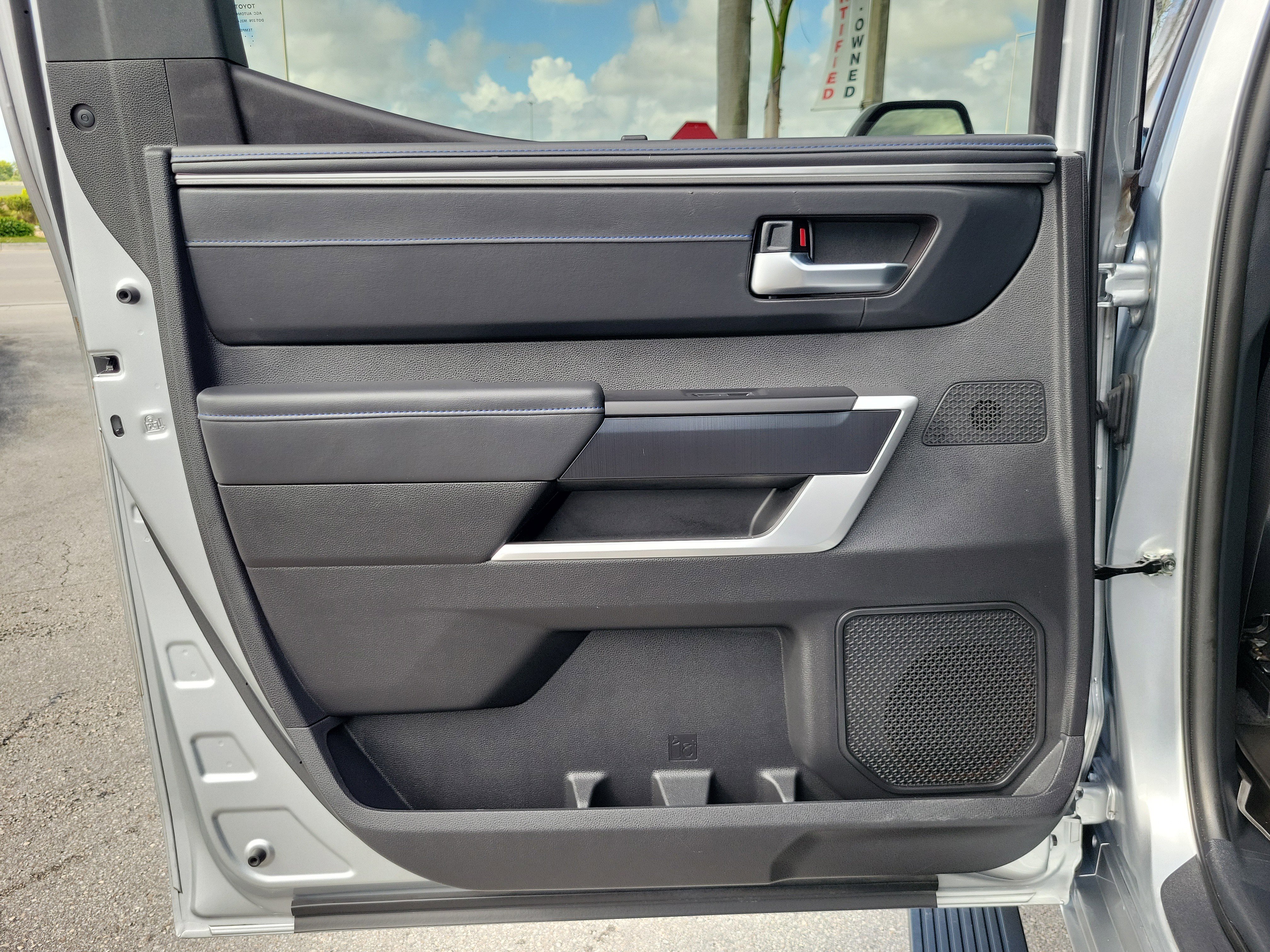 Used 2023 Toyota Tundra Platinum AWD/4WD image 25