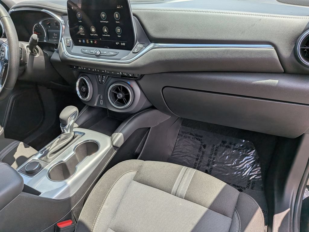 Used 2025 Chevrolet Blazer LT FWD image 32