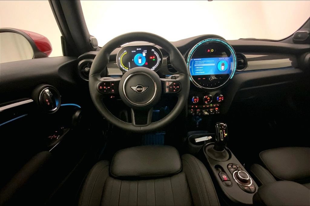 Used 2024 MINI Cooper SE FWD image 4