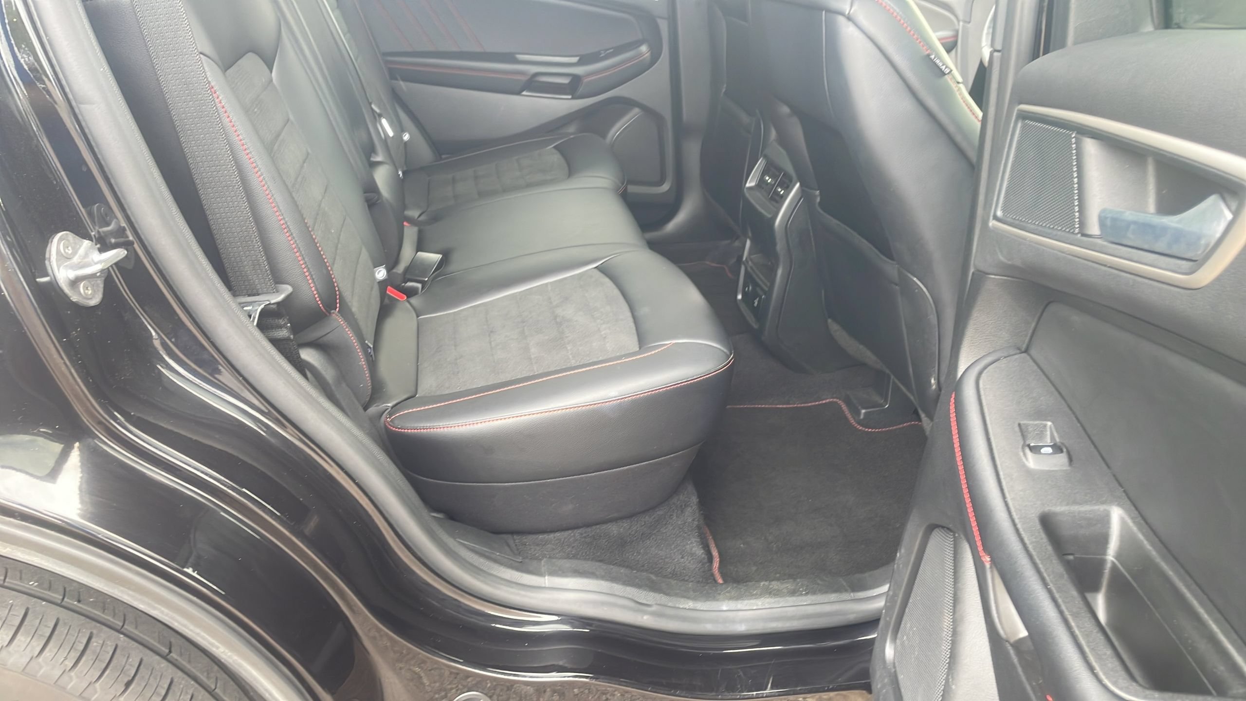 Certified 2024 Ford Edge ST-Line AWD/4WD image 16