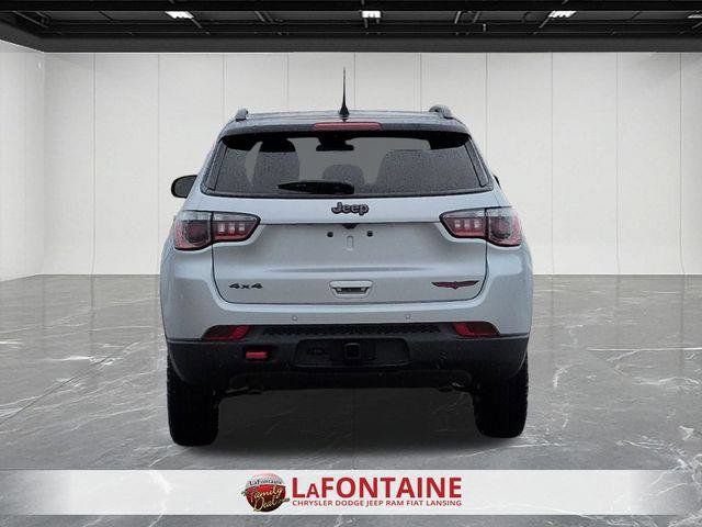 New 2026 Jeep Compass Trailhawk w/ Sun, Sound & Navigation Group AWD/4WD image 4