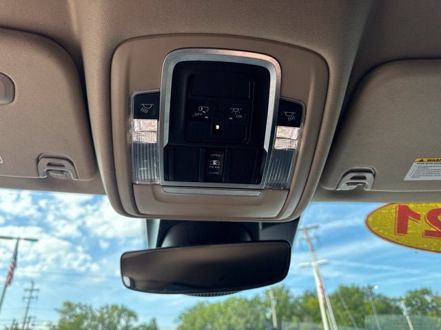 Used 2021 RAM 1500 Laramie AWD/4WD image 15