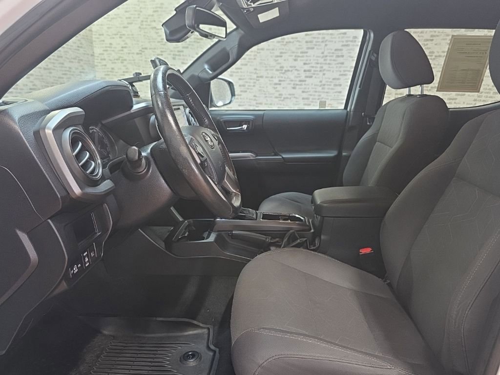 Used 2019 Toyota Tacoma TRD Off-Road image 21