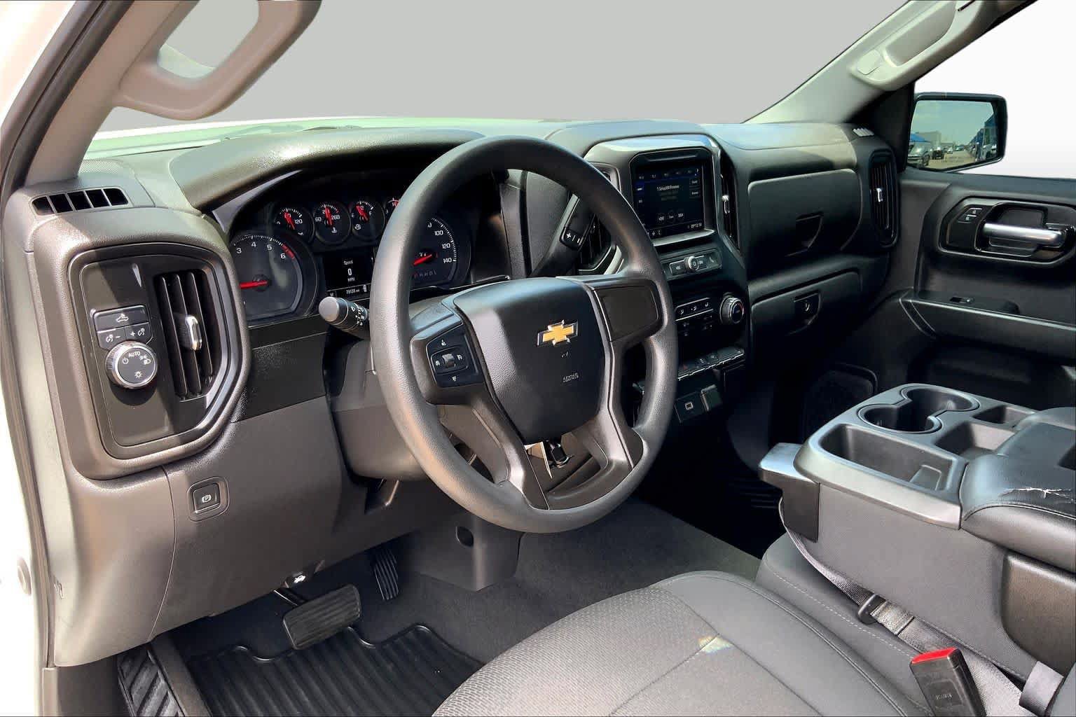 Used 2020 Chevrolet Silverado 1500 Custom w/ Infotainment Package RWD image 16