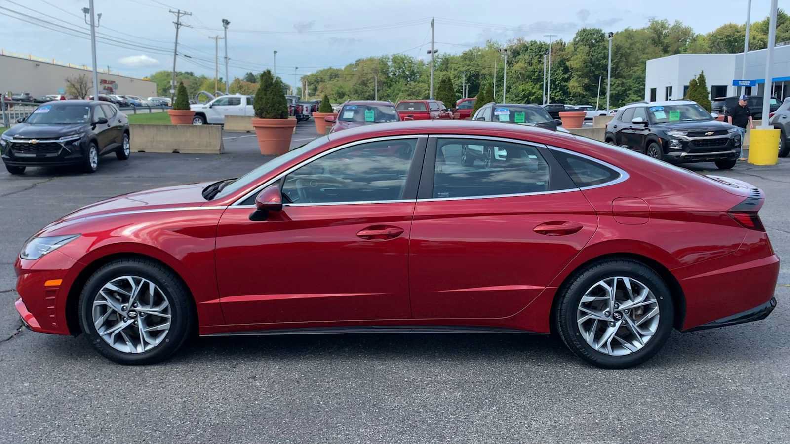 Used 2023 Hyundai Sonata SEL w/ Preferred Accessory Package FWD image 5