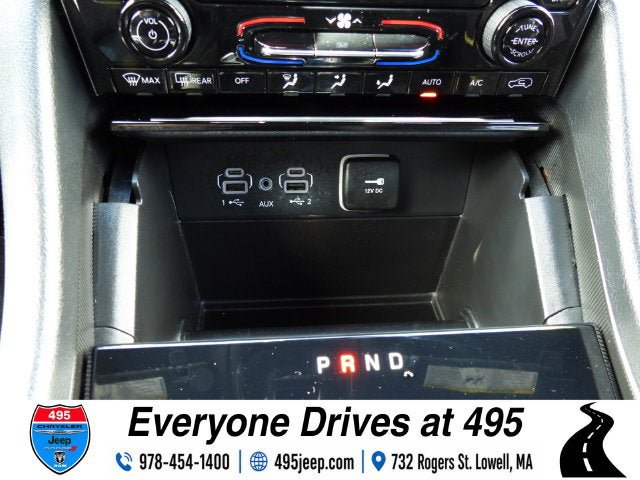 Used 2025 Jeep Grand Cherokee Laredo X AWD/4WD image 30