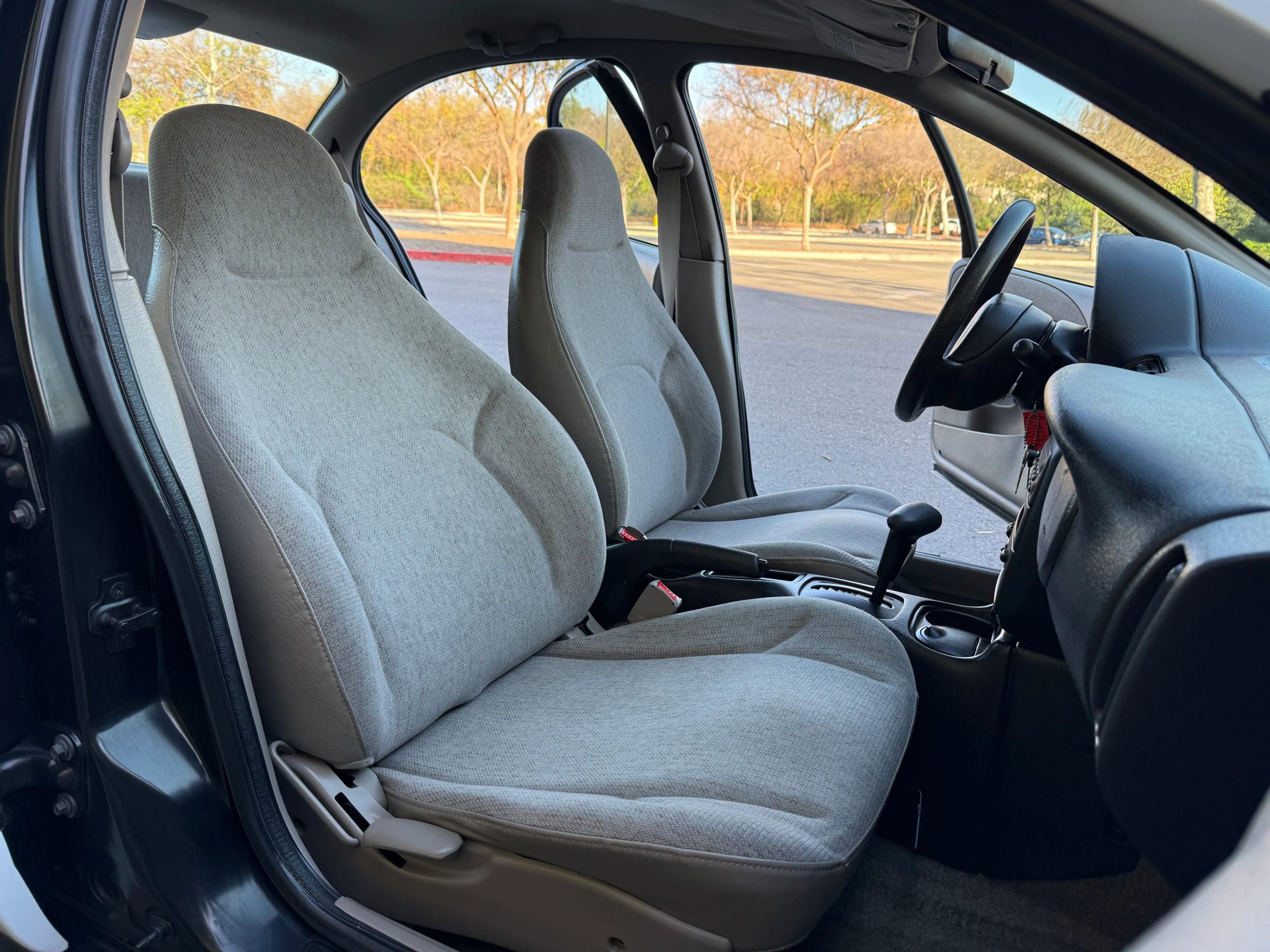 Used 1998 Saturn S-Series SL1 image 17