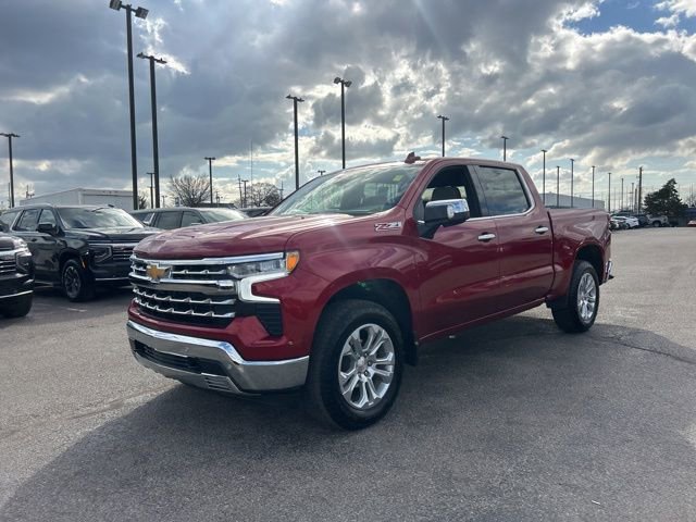 Used 2025 Chevrolet Silverado 1500 LTZ w/ LTZ Premium Package image 7