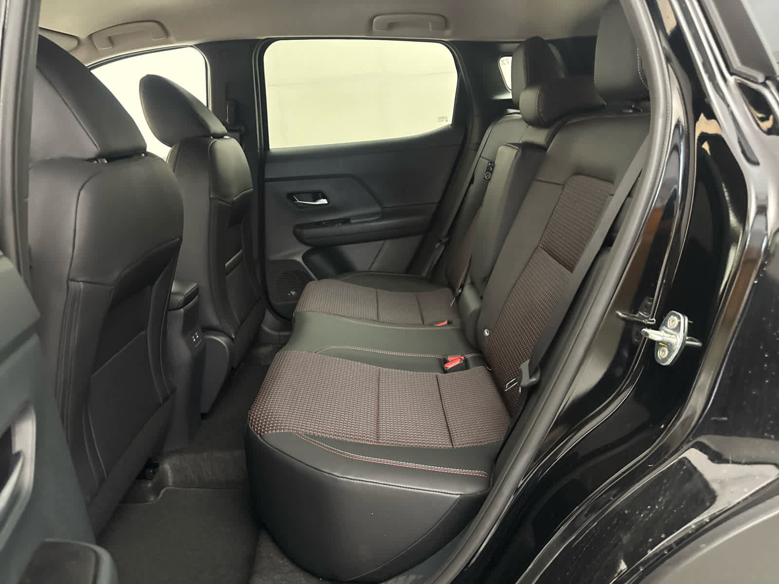 New 2026 Nissan Kicks SR image 10